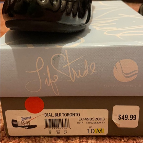 Shoes - Picture 3 of 4